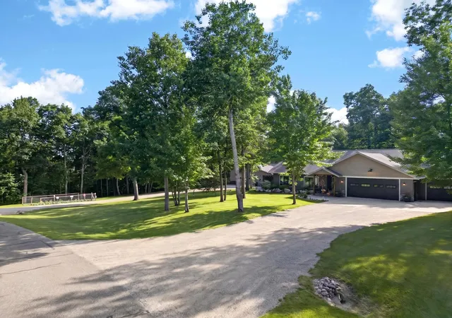 2nd image of 10139 Rardin Rd Sw, Nisswa, MN 56468 | MLS# 7107407