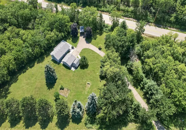 33rd image of 843 Yellowstone Trl, Hudson, WI 54016 | MLS# 7107409