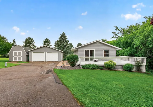 3rd image of 843 Yellowstone Trl, Hudson, WI 54016 | MLS# 7107409