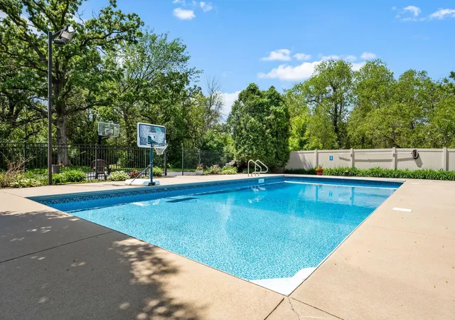 3rd image of 245 Luisa Ct, Chaska, MN 55318 | MLS# 7107422