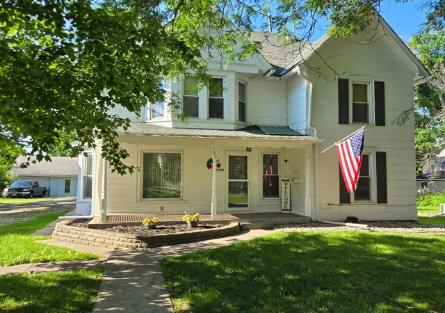 1st image of 140 E University St, Owatonna, MN 55060 | MLS# 7107435