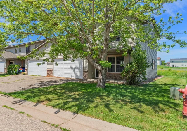 Photo 3 of Single family home for sale at 415 Sierra Pl, Roberts, WI 54023 | MLS# 7107447 | Listing updated on 2026-08-21