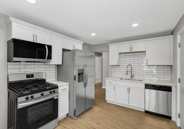 4th image of 4533 Welcome Ave N, Crystal, MN 55422 | MLS# 7107476