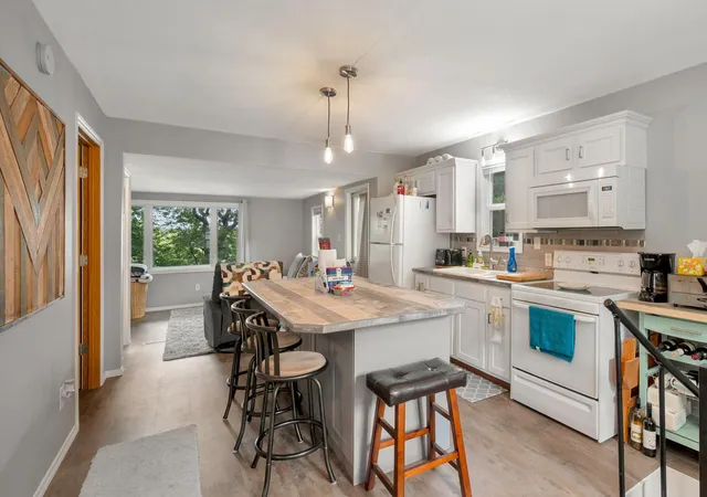3rd image of 358 E Amber Lake Dr, Fairmont, MN 56031 | MLS# 7107480