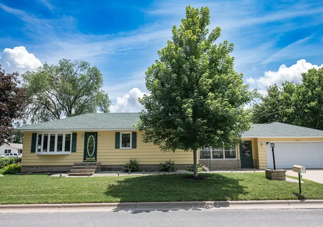 1st image of 520 39th Ave, Winona, MN 55987 | MLS# 7107519