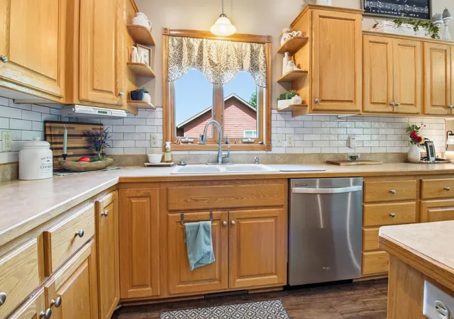 5th image of 710 Cottonwood Ave, Litchfield, MN 55355 | MLS# 7107524