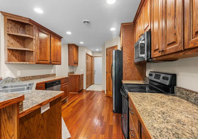 4th image of 14425 Grand Oaks Dr, Baxter, MN 56425 | MLS# 7107527