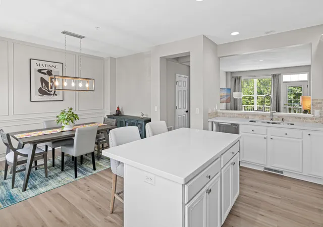 1st image of 1862 Colonial Ln #3, Chanhassen, MN 55317 | MLS# 7107542