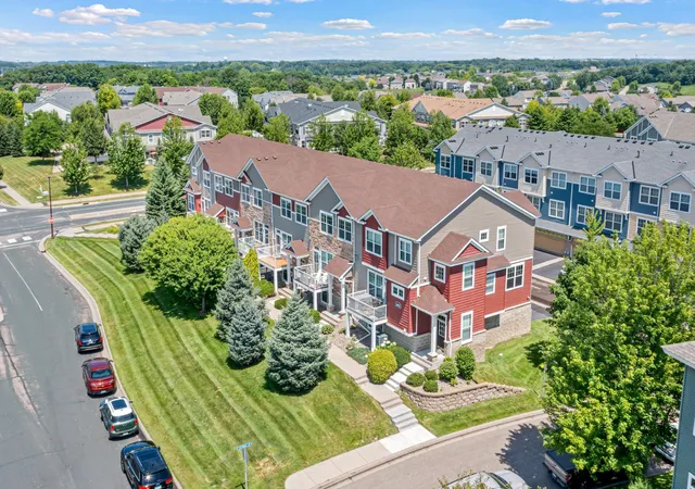 33rd image of 1862 Colonial Ln #3, Chanhassen, MN 55317 | MLS# 7107542