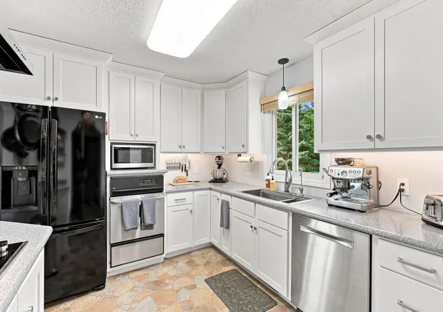 4th image of 7156 Brian Dr, Hugo, MN 55038 | MLS# 7107553