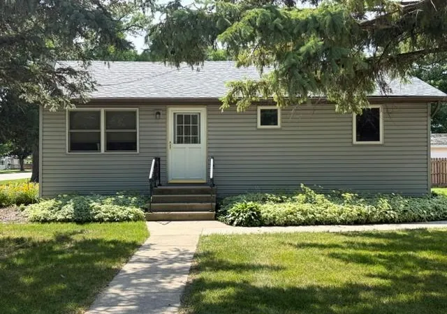 Photo 3 of Single family home for sale at 600 E Elm Ave, Olivia, MN 56277 | MLS# 7107554 | Listing updated on 2026-08-25