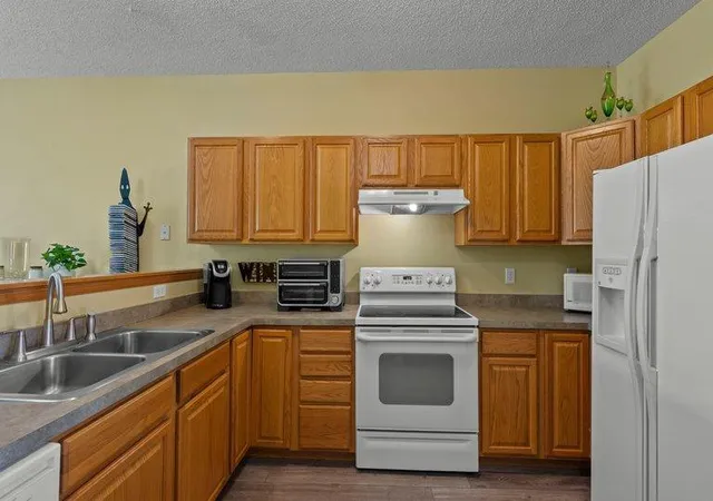 Photo 3 of Single family home for sale at 657 Providence Dr, Shakopee, MN 55379 | MLS# 7107555 | Listing updated on 2026-10-08