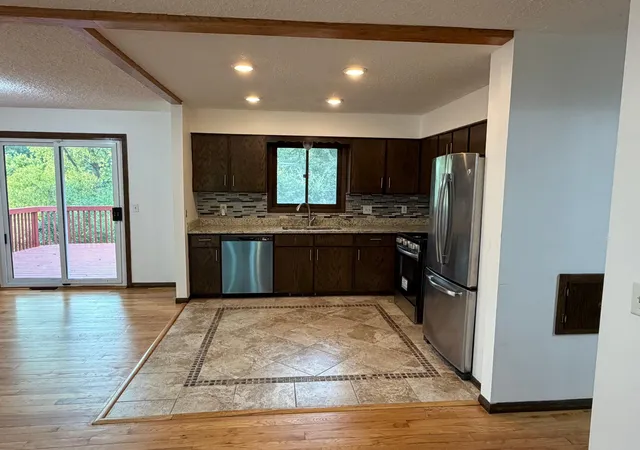 Homes for sale in Apple Valley, MN | 404 Cimarron Rd, Apple Valley, MN 55124 | MLS# 7107567