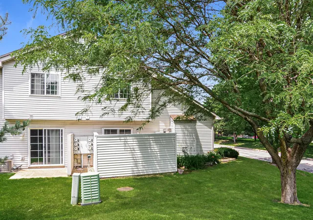 Homes for sale in Plymouth, MN | 2795 Ranchview Ln N #12, Plymouth, MN 55447 | MLS# 7107580