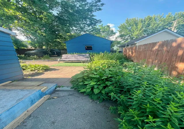 Photo 3 of Single family home for sale at 859 Conway St E, Saint Paul, MN 55106 | MLS# 7107583 | Listing updated on 2026-09-04