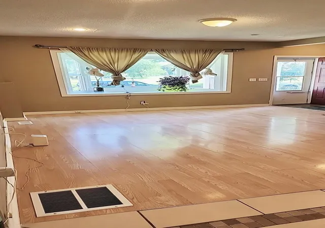 Photo 4 of Single family home for sale at 859 Conway St E, Saint Paul, MN 55106 | MLS# 7107583 | Listing updated on 2026-09-04
