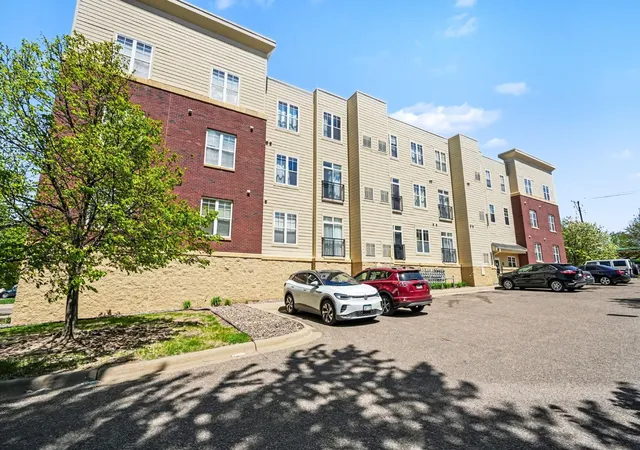 Homes for sale in Saint Paul, MN | 1776 Maryland Ave E #201, Saint Paul, MN 55106 | MLS# 7107594