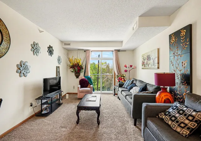 Homes for sale in Saint Paul, MN | 1776 Maryland Ave E #201, Saint Paul, MN 55106 | MLS# 7107594