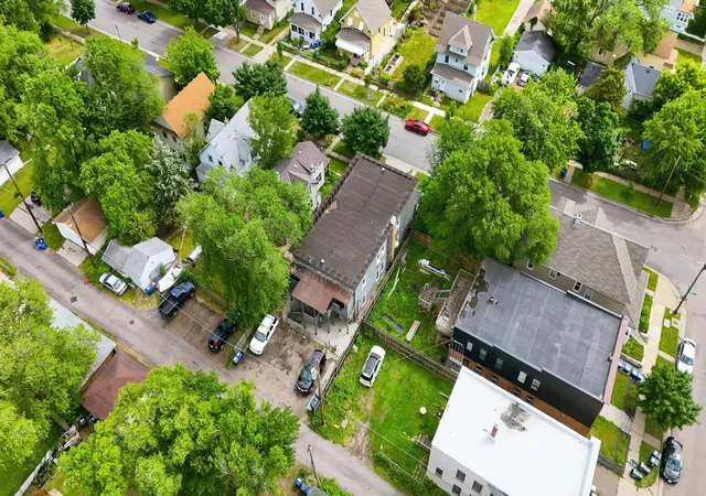 Listing Photo 2 - Condo for sale in building located at 733 Bradley St, Saint Paul, MN 55130 - Unit #