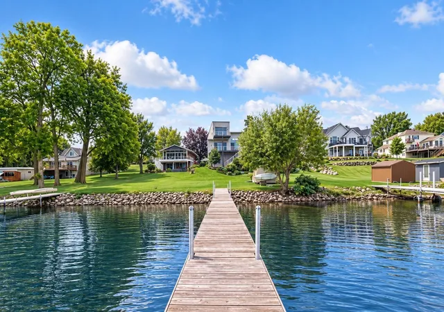 Photo 1 of Single family home for sale at 224 W Lake St, Waconia, MN 55387 | MLS# 7107627 | Listing updated on 2026-10-21