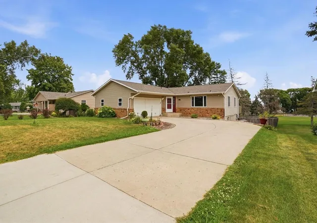 Photo 1 of Sale Pending at 1713 6th Street Sw, Willmar, MN 56201 | MLS# 7107629 | Listing updated on 2026-08-29