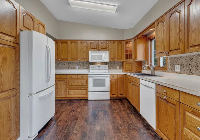 Photo 4 of Sale Pending at 1713 6th Street SW, Willmar, MN 56201 | MLS# 7107629 | Listing updated on 2026-08-29