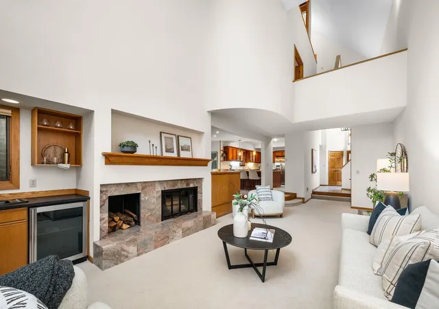 Photo 4 of Single family home for sale at 6658 Smithtown Rd, Excelsior, MN 55331 | MLS# 7107673 | Listing updated on 2026-09-30