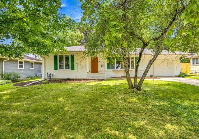 2nd image of 1345 Manomin Ave, Saint Paul, MN 55118 | MLS# 7107677