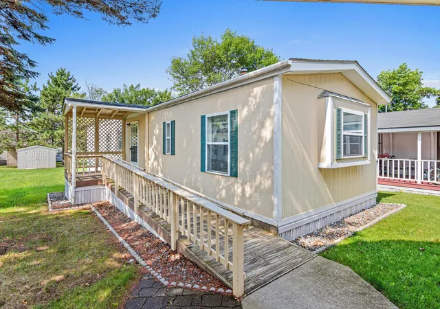 3rd image of 2215 Sugar Pine Dr, Cambridge, MN 55008 | MLS# 7107680