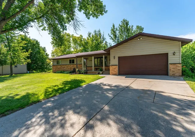 3rd image of 108 E Oriole Dr, Fergus Falls, MN 56537 | MLS# 7107693