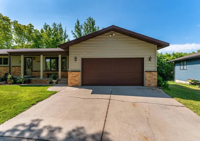 4th image of 108 E Oriole Dr, Fergus Falls, MN 56537 | MLS# 7107693