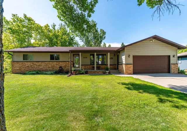 5th image of 108 E Oriole Dr, Fergus Falls, MN 56537 | MLS# 7107693