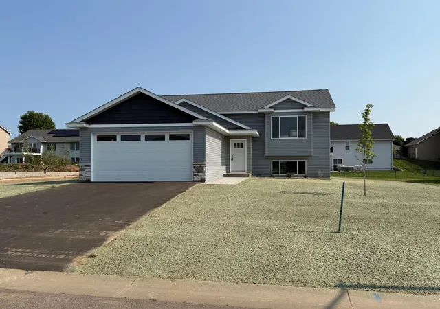 1st image of 1625 Squirrel Wy, New Richmond, WI 54017 | MLS# 7107719
