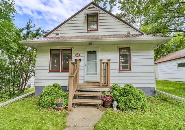 1st image of 308 Sherman St, Detroit Lakes, MN 56501 | MLS# 7107722