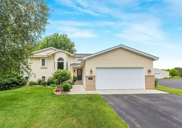 2nd image of 19823 Tiger St Nw, Elk River, MN 55330 | MLS# 7107724