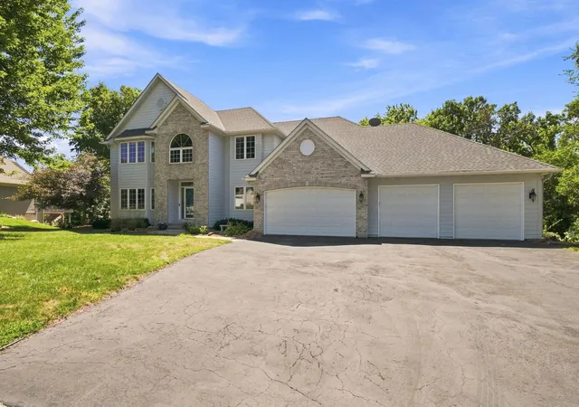 Photo 1 of Single family home for sale at 18129 Jarl Ct, Lakeville, MN 55044 | MLS# 7107744 | Listing updated on 2026-10-14