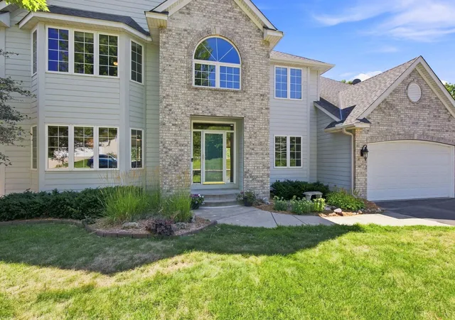 Photo 2 of Single family home for sale at 18129 Jarl Ct, Lakeville, MN 55044 | MLS# 7107744 | Listing updated on 2026-10-14