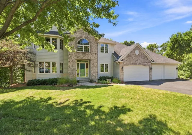 Photo 4 of Single family home for sale at 18129 Jarl Ct, Lakeville, MN 55044 | MLS# 7107744 | Listing updated on 2026-09-27
