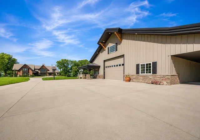 Photo 3 of Single family home for sale at 25610 Berens Point Dr, Starbuck, MN 56381 | MLS# 7107745 | Listing updated on 2026-10-08