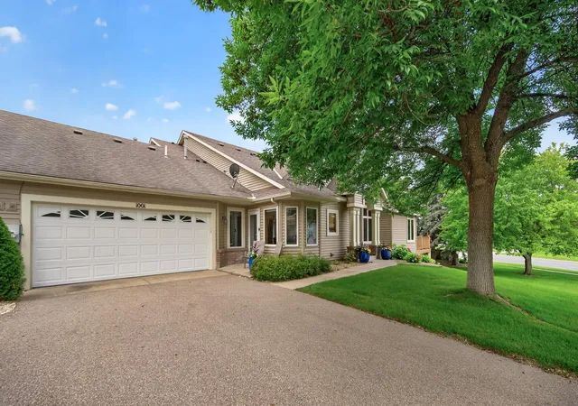 Homes for sale in Burnsville, MN | 1001 E Travelers Trl, Burnsville, MN 55337 | MLS# 7107755