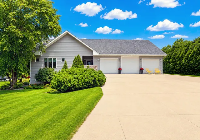 2nd image of 1901 16th St Sw, Austin, MN 55912 | MLS# 7107774