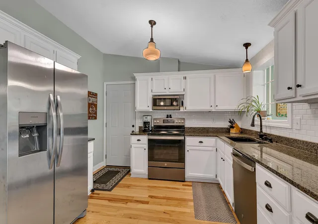 3rd image of 32664 Meadow Ln, Saint Joseph, MN 56374 | MLS# 7107792
