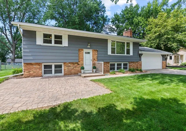 4th image of 9131 Annapolis Ln N, Maple Grove, MN 55369 | MLS# 7107801