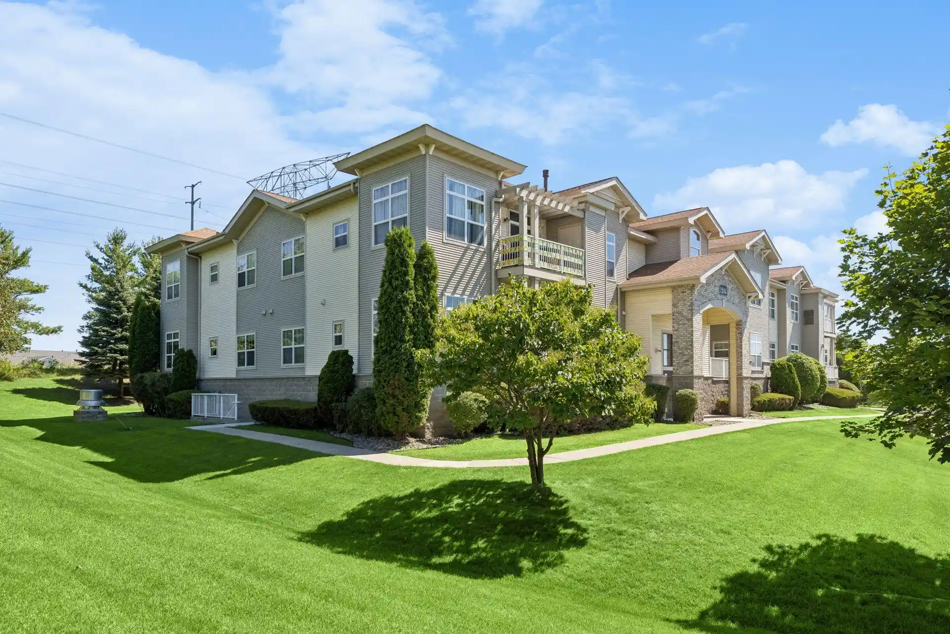 Listing Photo 1 - Condo for sale in 1244 County Rd D E located at 1244 County Rd D E, Maplewood, MN 55109 - Unit #102