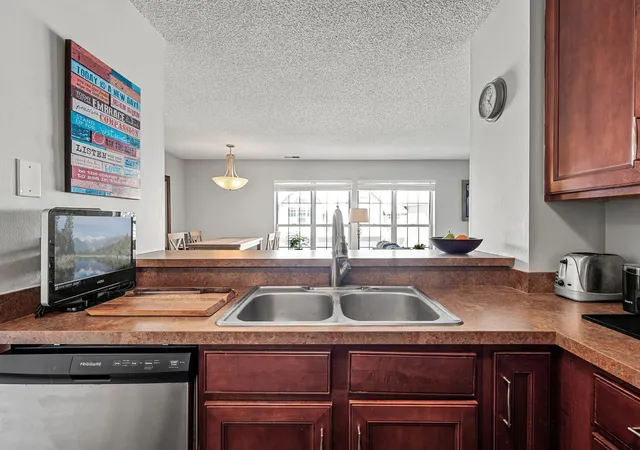 Homes for sale in Hopkins, MN | 6020 Chasewood Pkwy #203, Hopkins, MN 55343 | MLS# 7107806