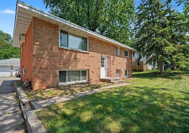 Listing Photo 4 - Condo for sale in building located at 49 91st Ln NE, Minneapolis, MN 55434