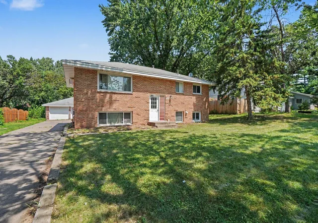 Listing Photo 5 - Condo for sale in building located at 49 91st Ln NE, Minneapolis, MN 55434
