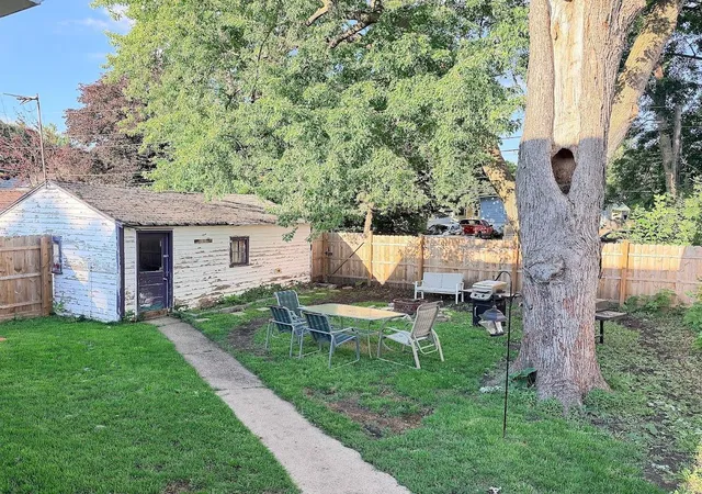3rd image of 506 Saint Peter Ave, Albert Lea, MN 56007 | MLS# 7107810