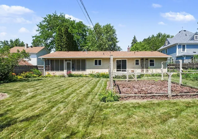 Homes for sale in North Saint Paul, MN | 2480 14th Ave E, North Saint Paul, MN 55109 | MLS# 7107827