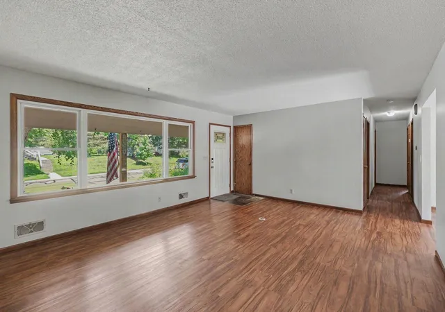 Homes for sale in North Saint Paul, MN | 2480 14Th Ave E, North Saint Paul, MN 55109 | MLS# 7107827